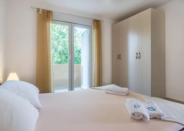 Apartament Domuzin