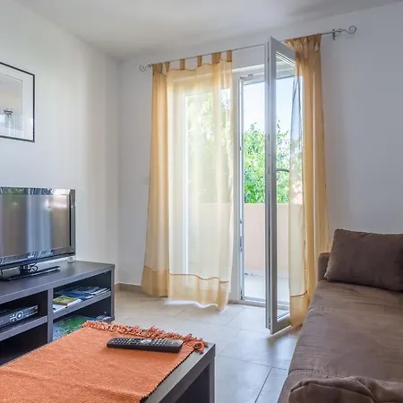 Apartman Domuzin