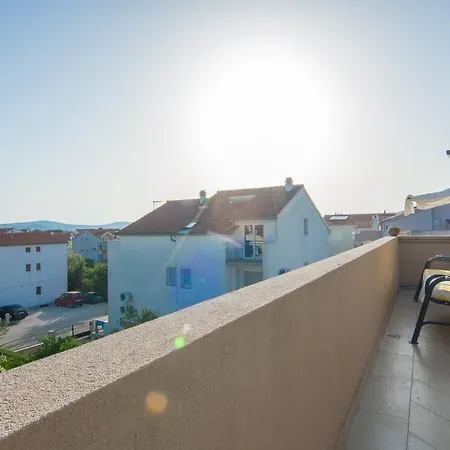 Domuzin Apartman Biograd na Moru